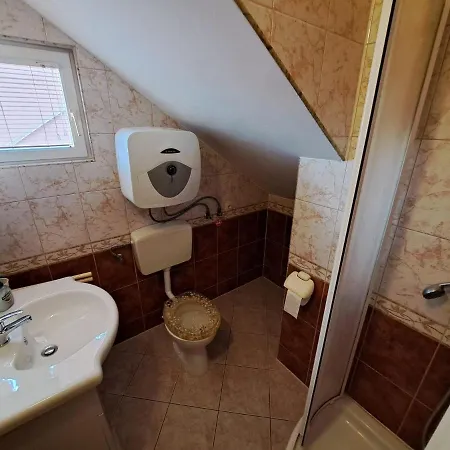 Mazalovic Apartment Vir