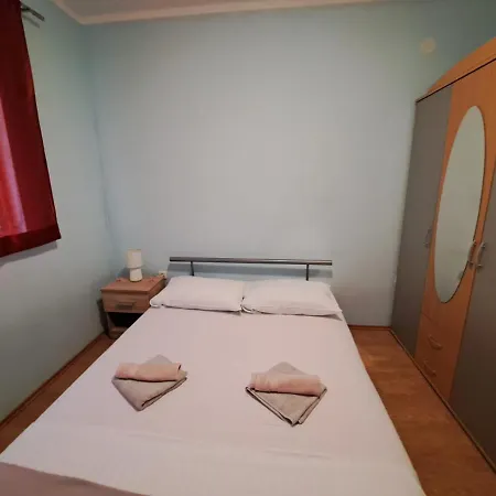 Mazalovic Apartment Vir