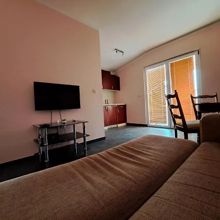 Mazalovic Apartment Vir